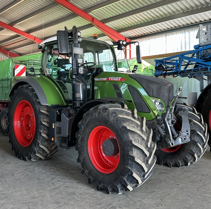Fendt Vario Traktor in der Werkstatt, Chiptuning bei Schaknat Elektronik