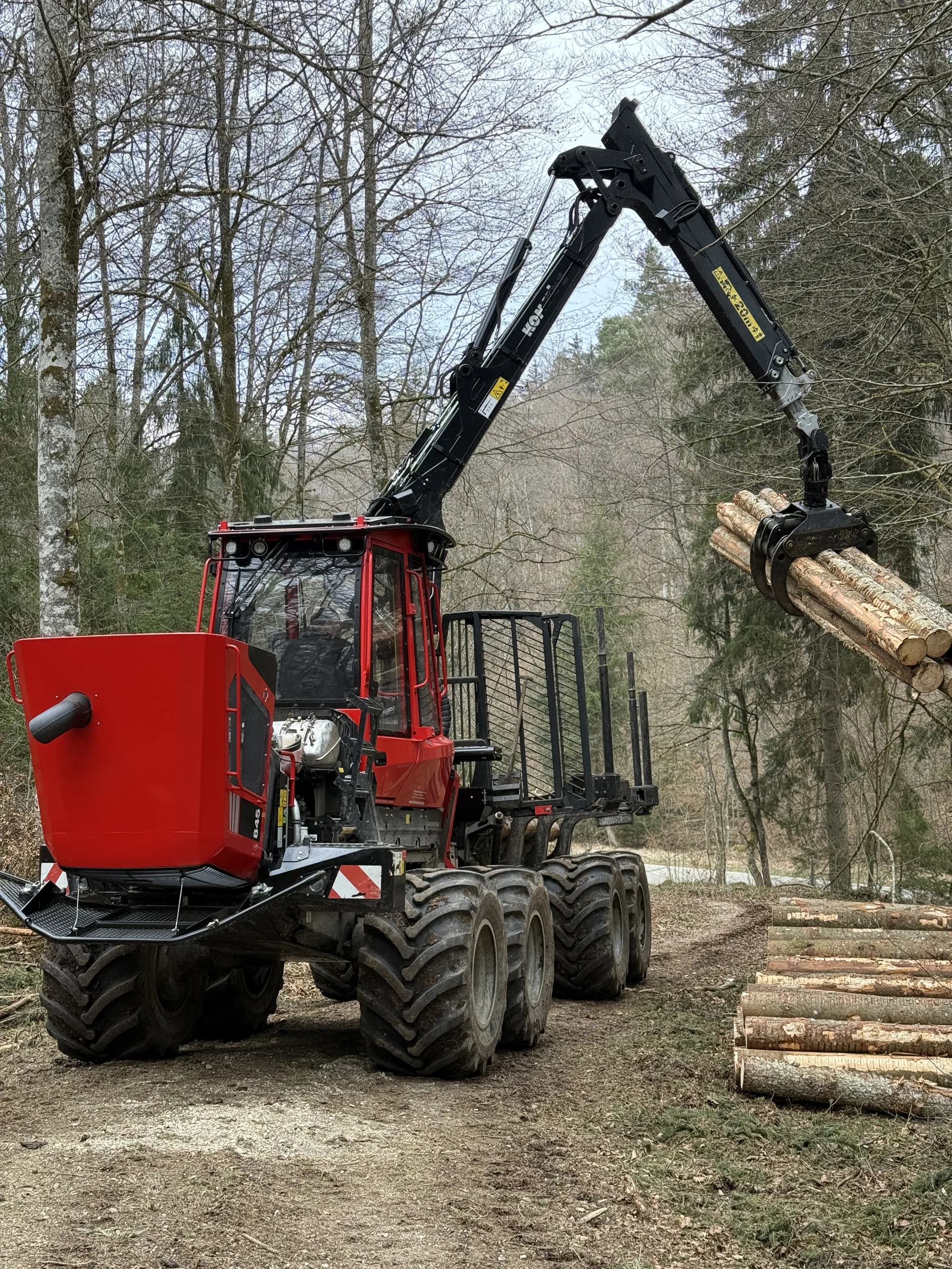 Komatsu Forwarder im Wald bei Schaknat Elektronik Chiptuning