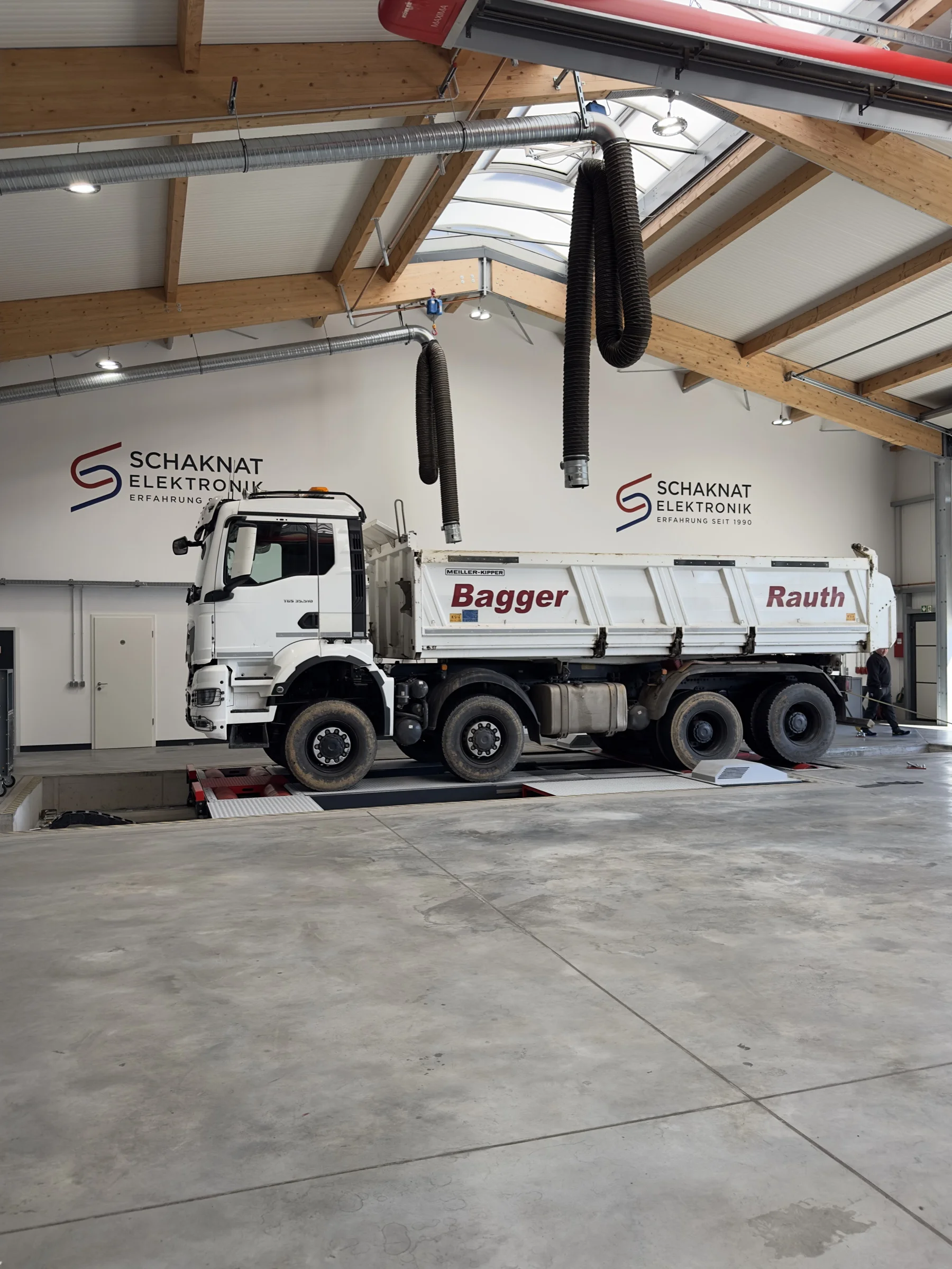 MAN TGS weiss Kipper, Schaknat Chiptuning