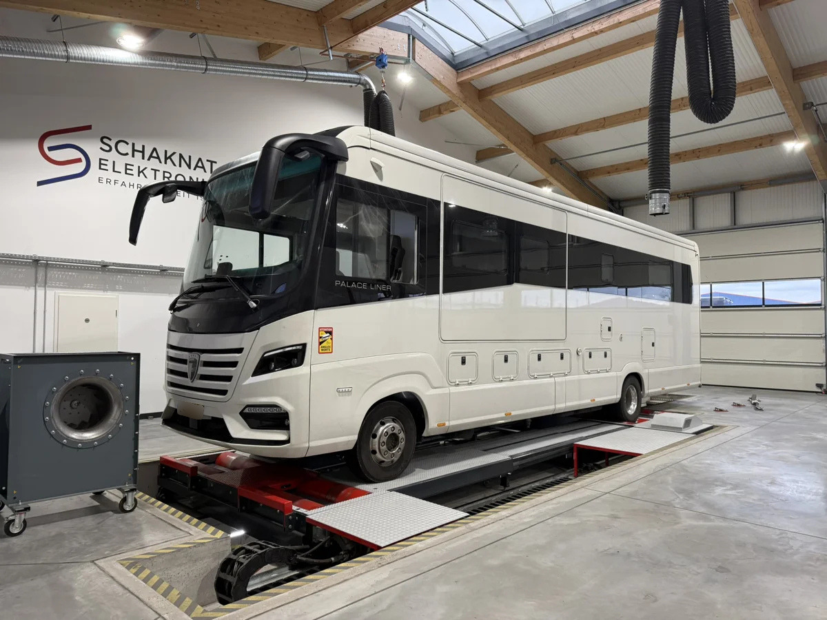 Iveco Palace Liner Wohnmobil auf dem Prüfstand, Frontansicht