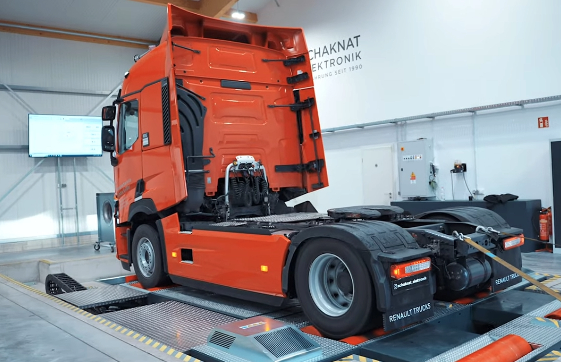Renault T 480 auf dem Leistungsprüfstand bei Schaknat